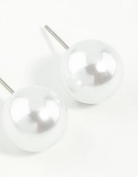 Round Pearl Stud Earrings - link has visual effect only