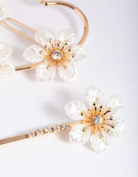 Gold Pearlised Flower Clips - link has visual effect only