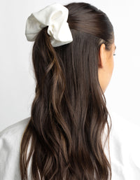 Large White Scrunchie - link has visual effect only